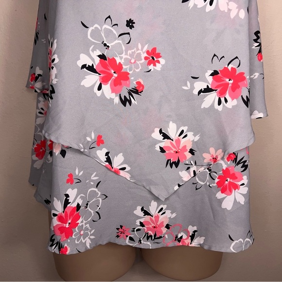 Size 12 Torrid 0 Grey Pink Floral Flowy Blouse Layered Vneck Tank - Picture 4 of 11